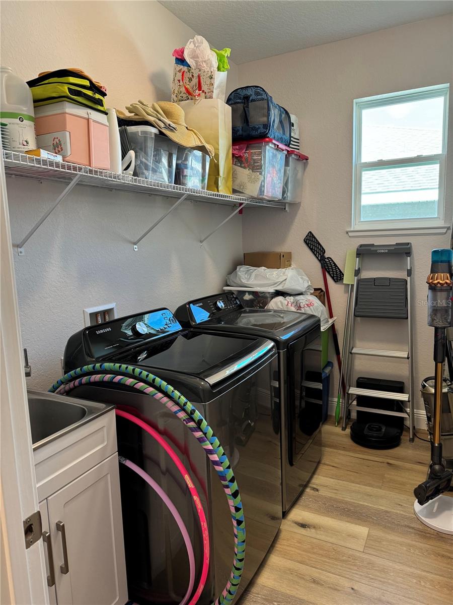 Image 27 of 52 For 5008 125th Loop