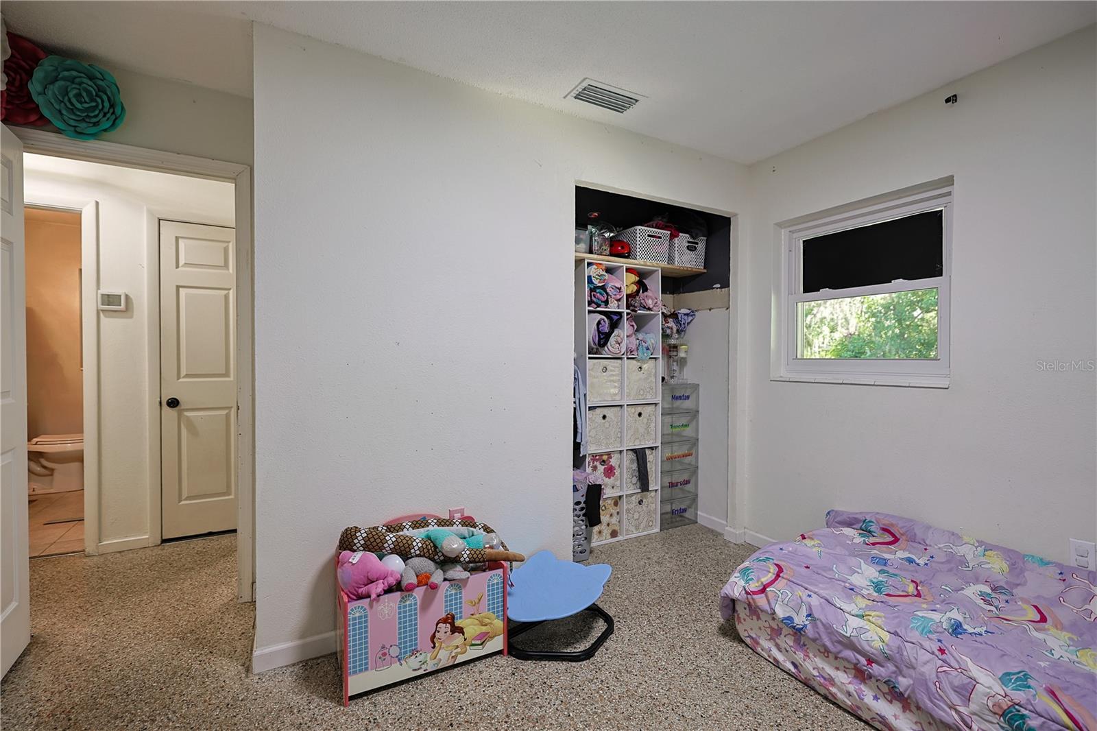 Image 17 of 38 For 613 Scenic Street