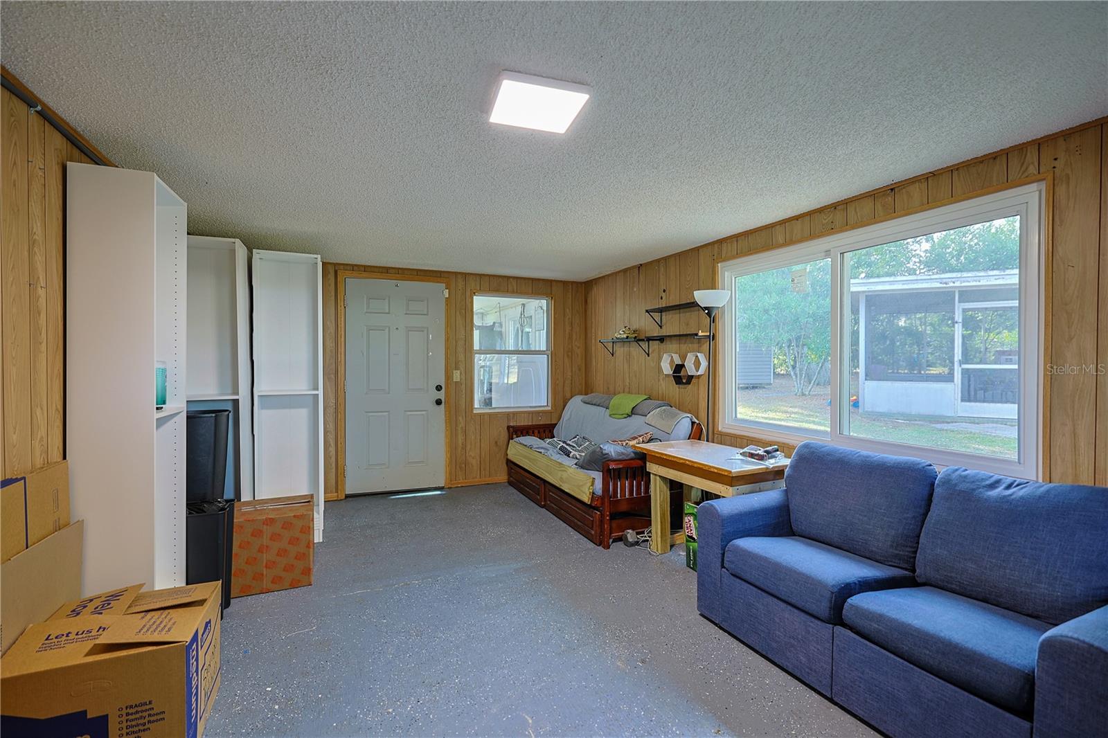 Image 21 of 38 For 613 Scenic Street