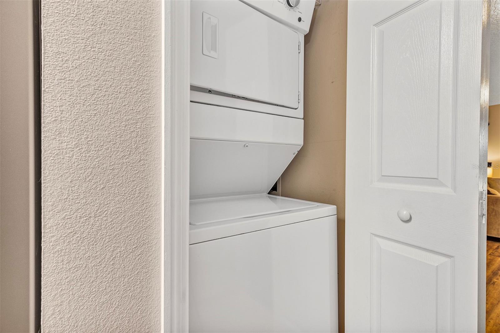 Image 10 of 22 For 4876 Tangerine Avenue 4876