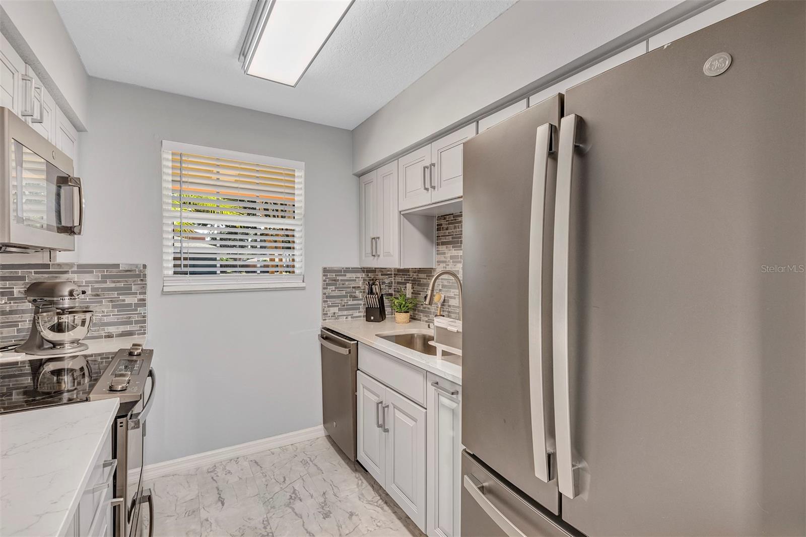 Image 2 of 22 For 4876 Tangerine Avenue 4876