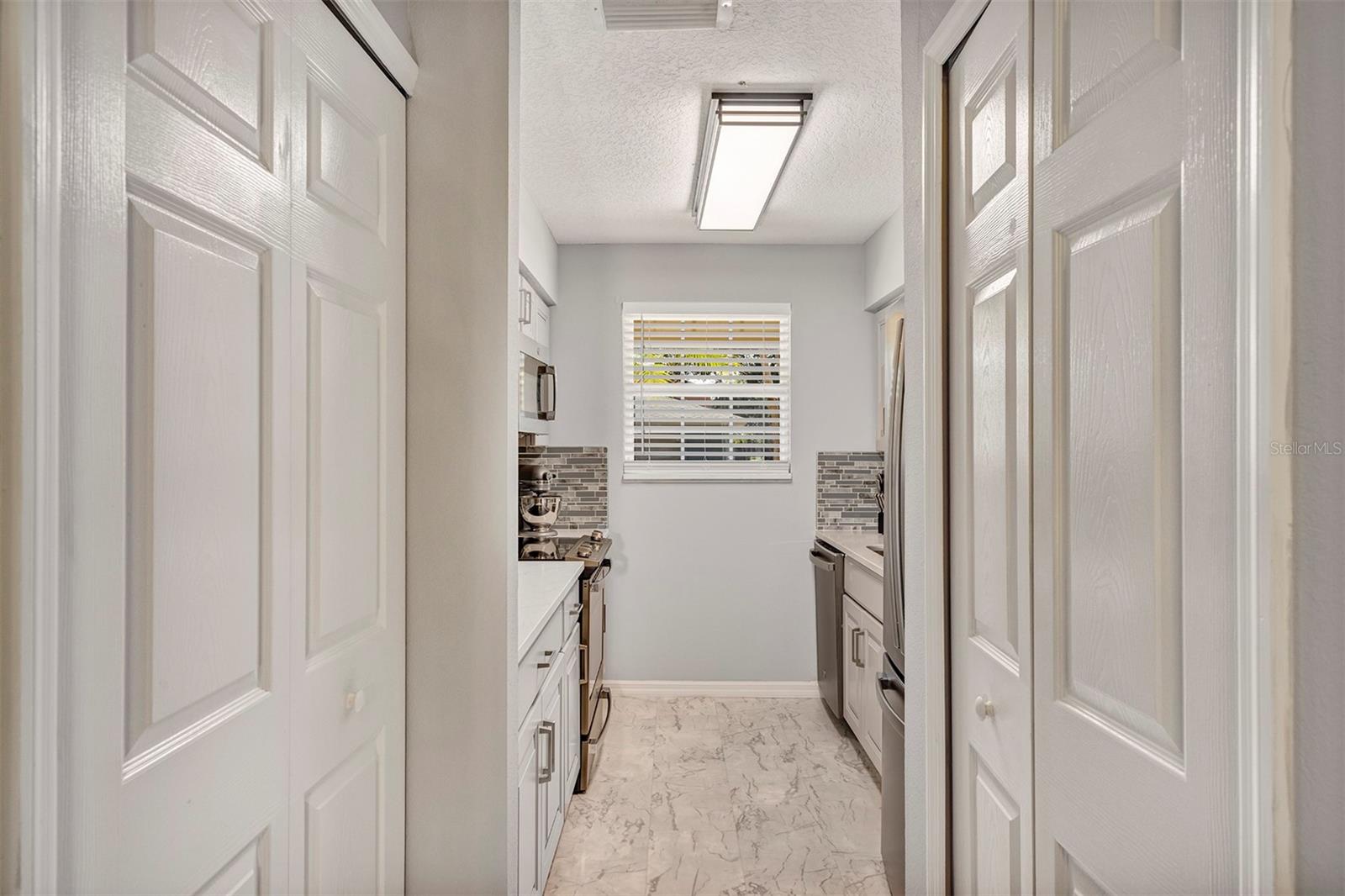 Image 4 of 22 For 4876 Tangerine Avenue 4876