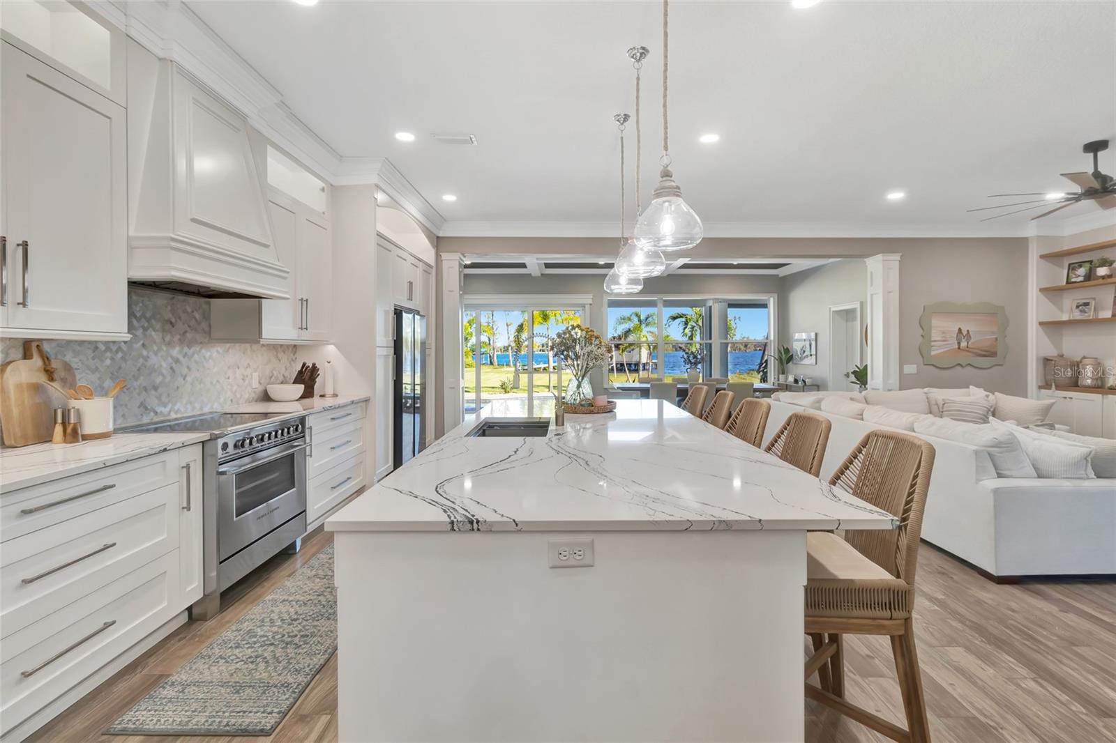 Image 17 of 61 For 10303 Thompson Place