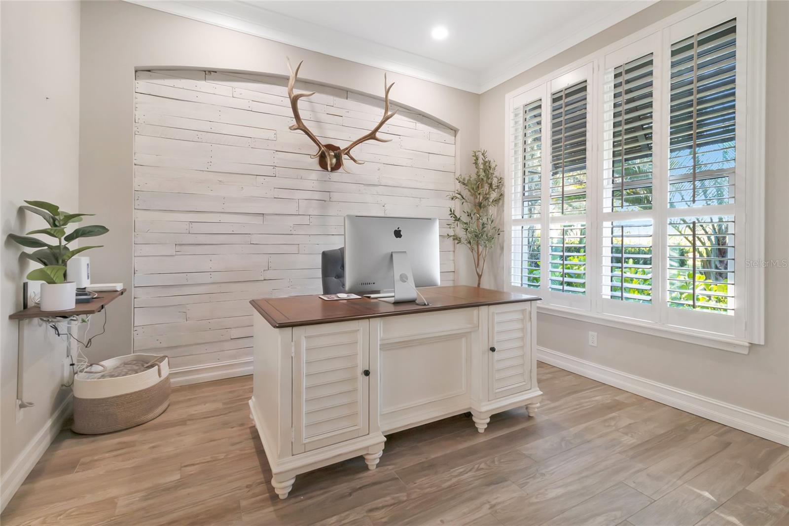 Image 21 of 61 For 10303 Thompson Place