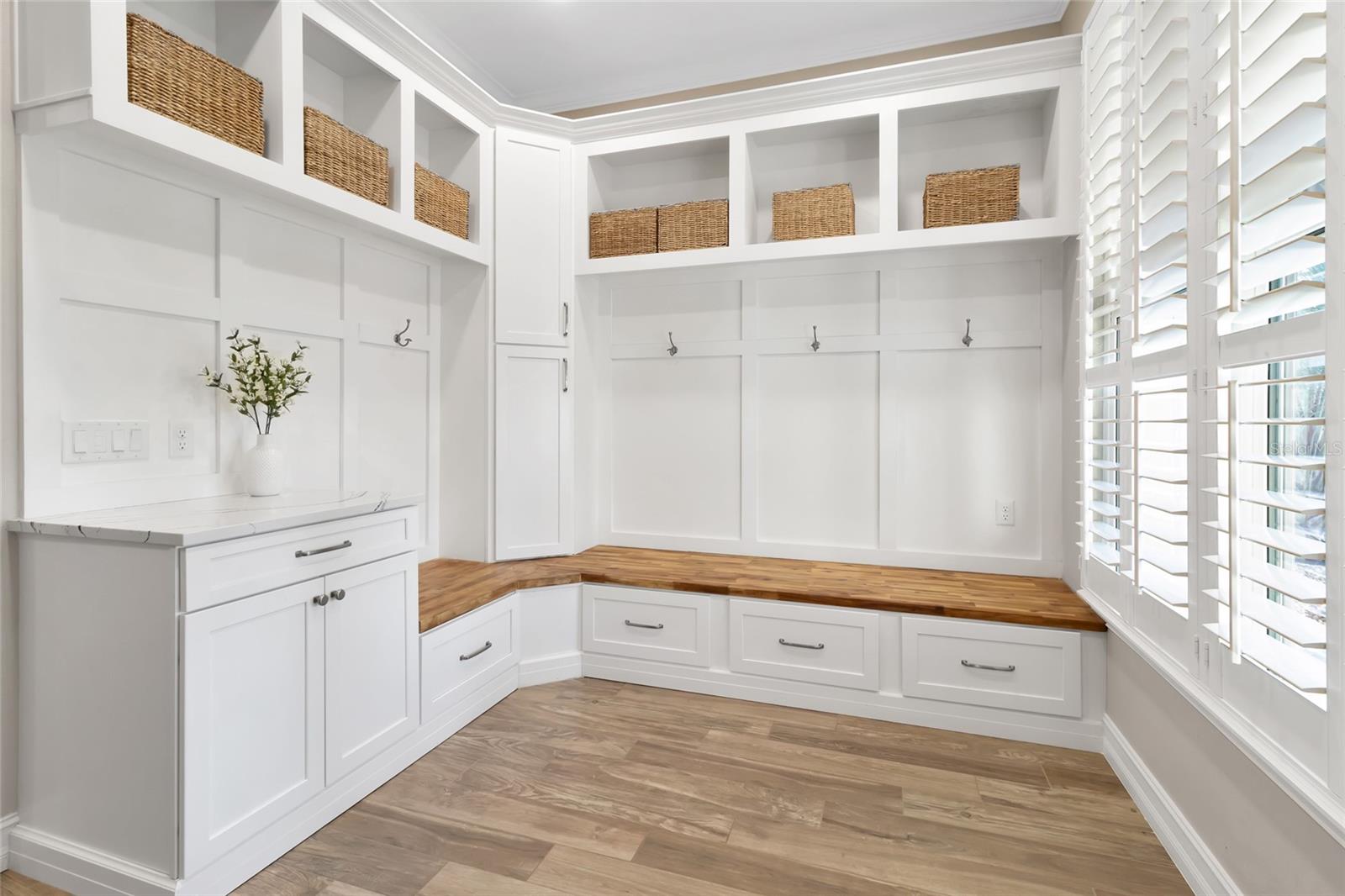 Image 22 of 61 For 10303 Thompson Place