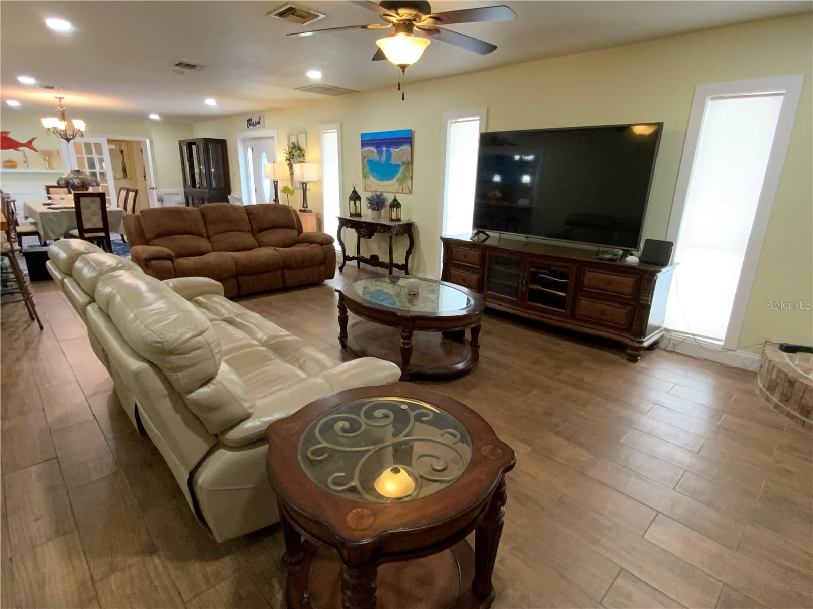 Image 12 of 100 For 39742 Gella Way