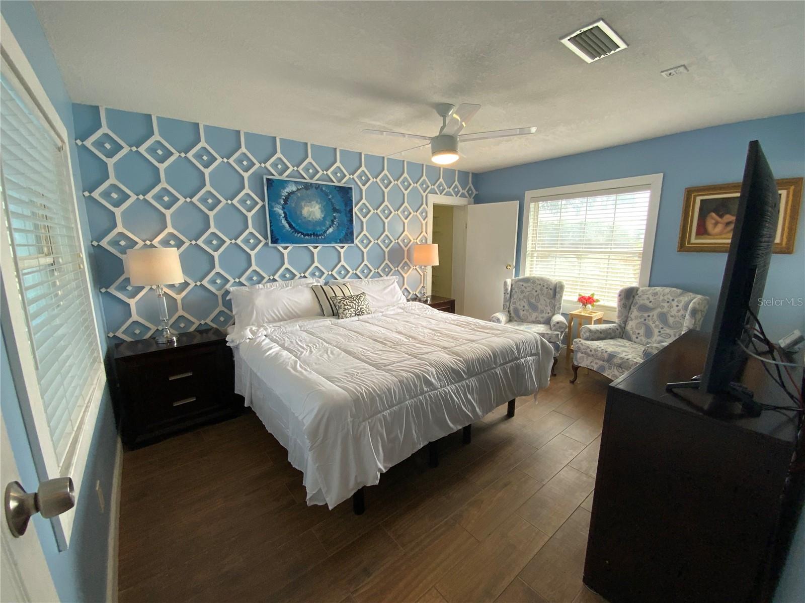 Image 15 of 100 For 39742 Gella Way