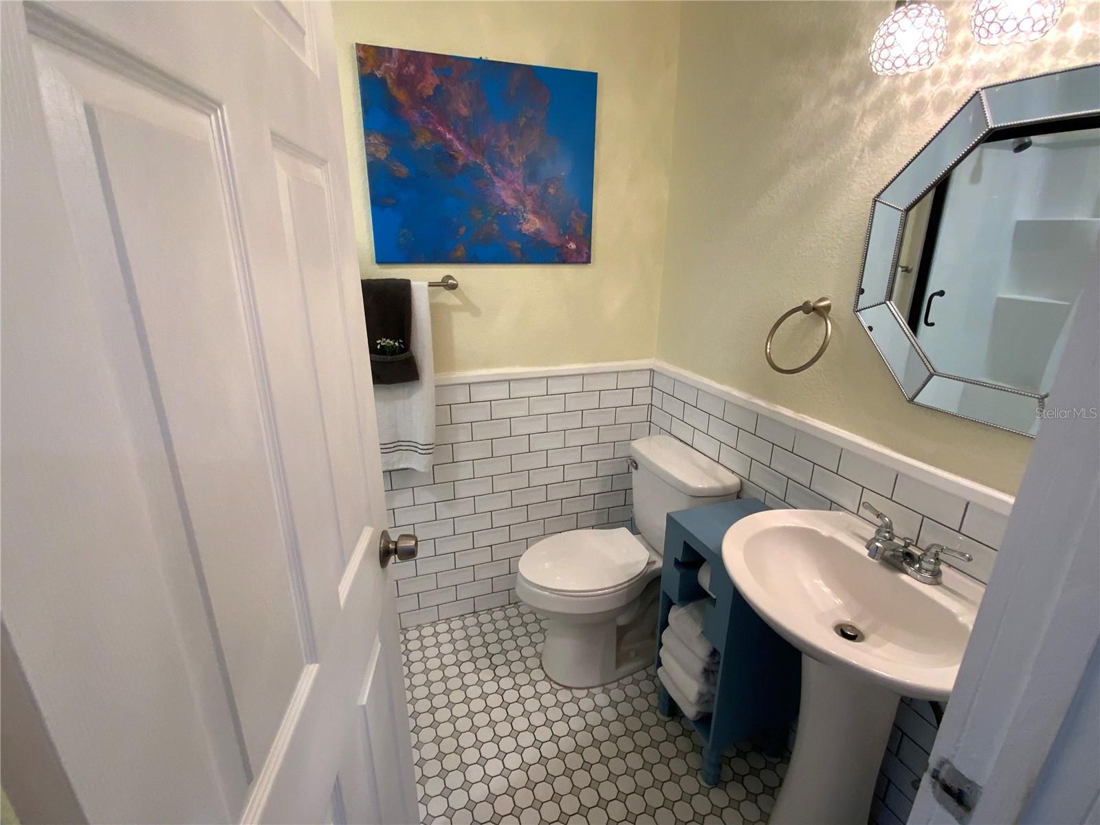 Image 18 of 100 For 39742 Gella Way