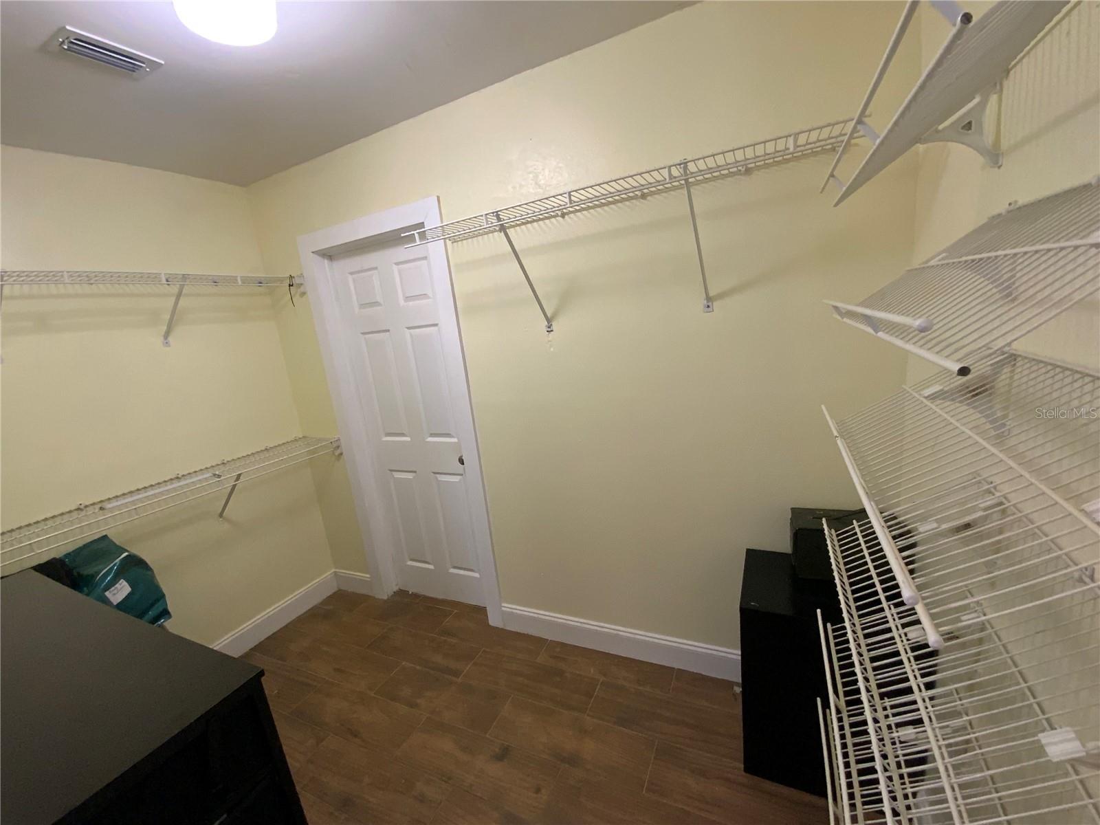 Image 19 of 100 For 39742 Gella Way