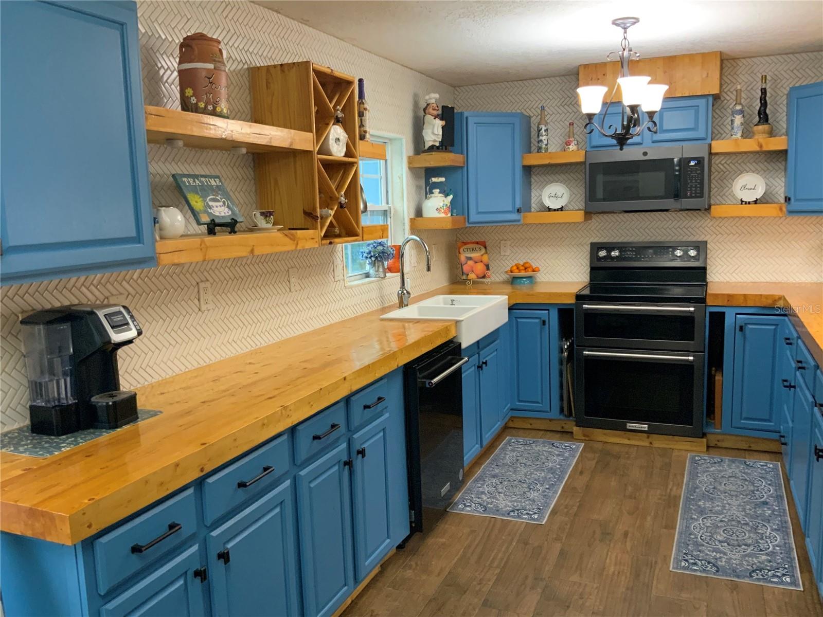 Image 25 of 100 For 39742 Gella Way