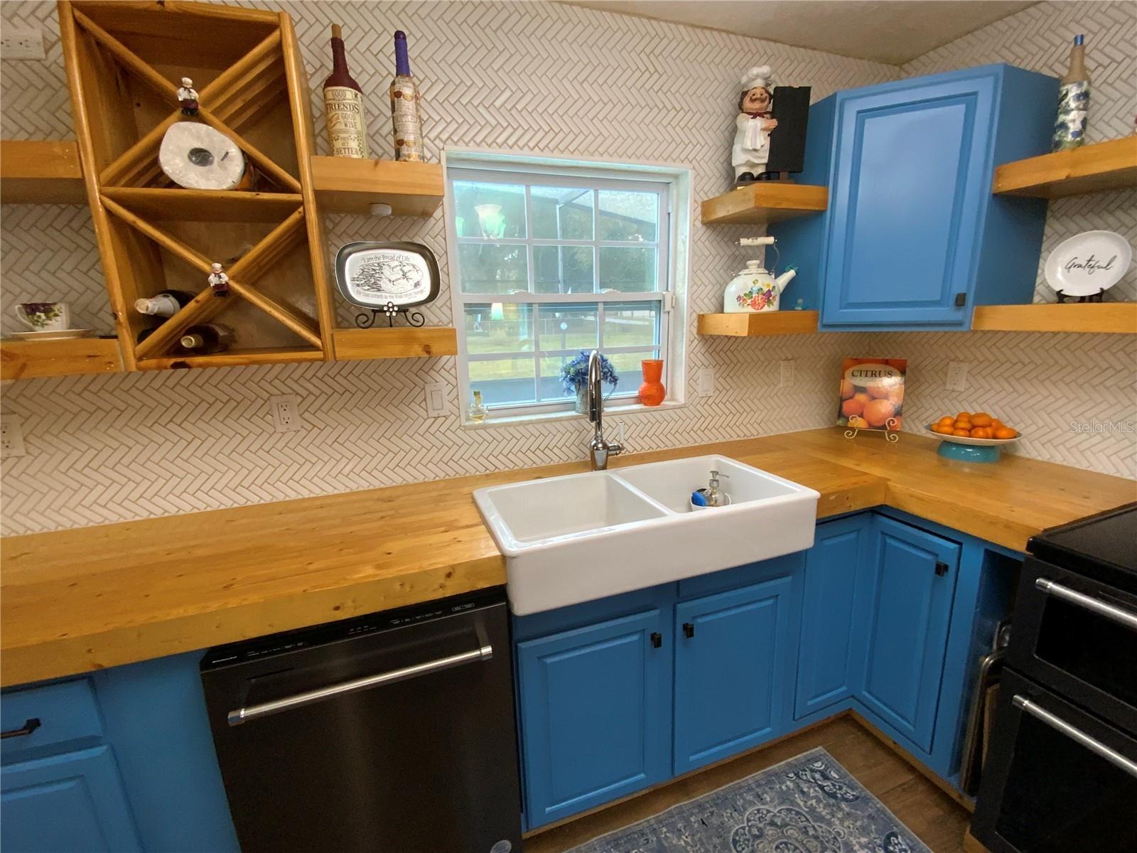 Image 29 of 100 For 39742 Gella Way