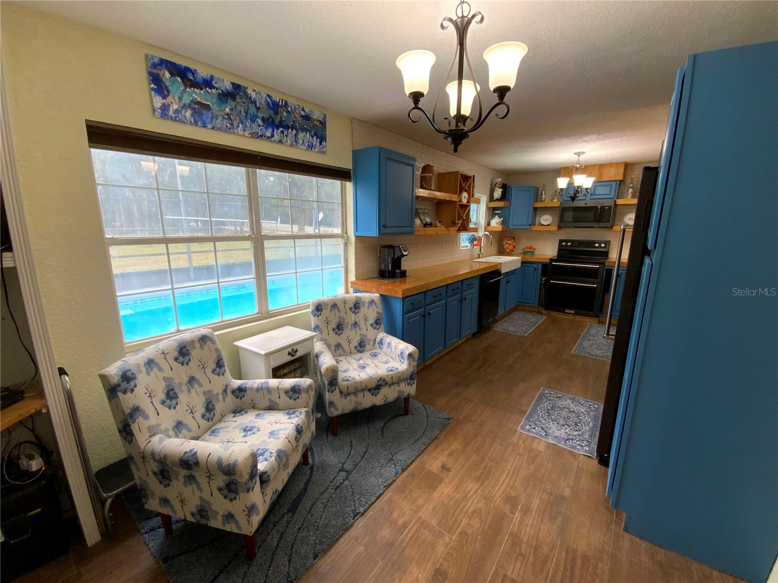 Image 37 of 100 For 39742 Gella Way