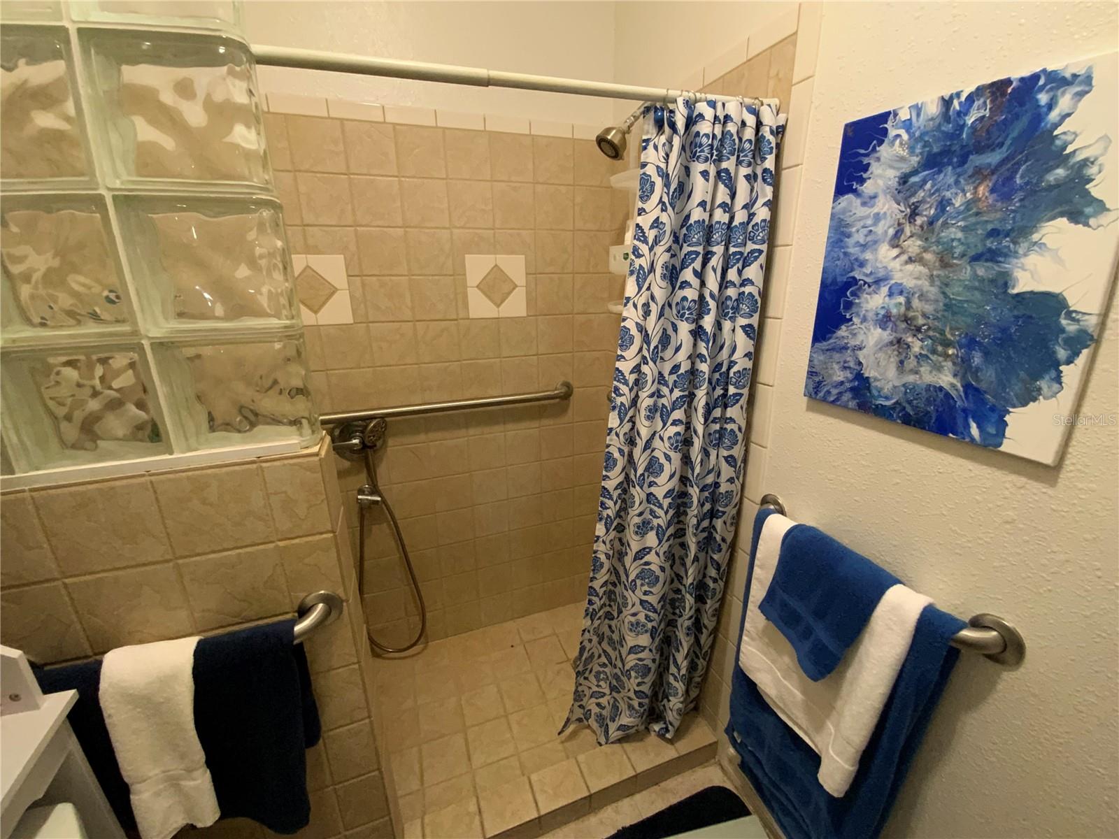 Image 43 of 100 For 39742 Gella Way