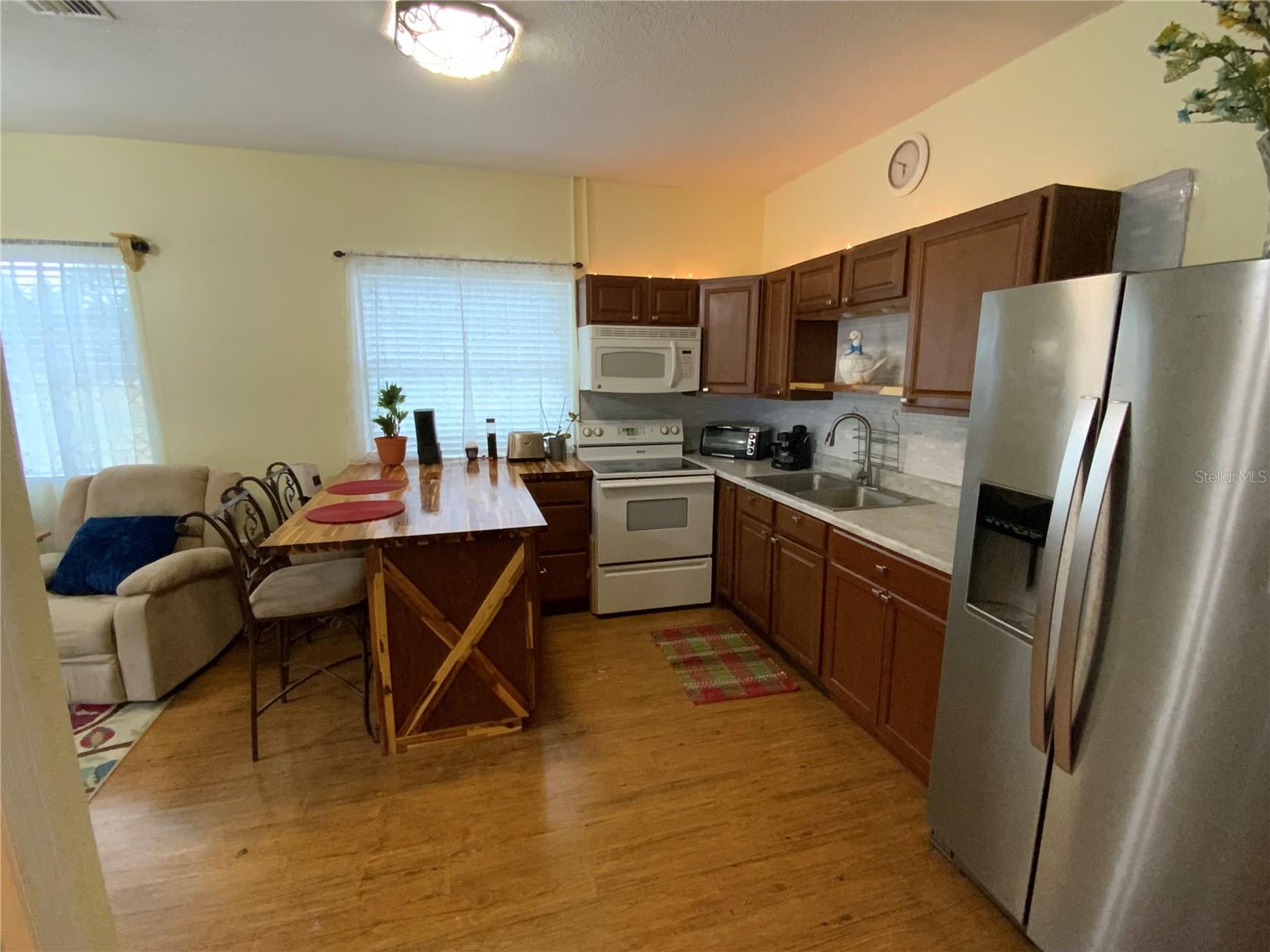 Image 46 of 100 For 39742 Gella Way