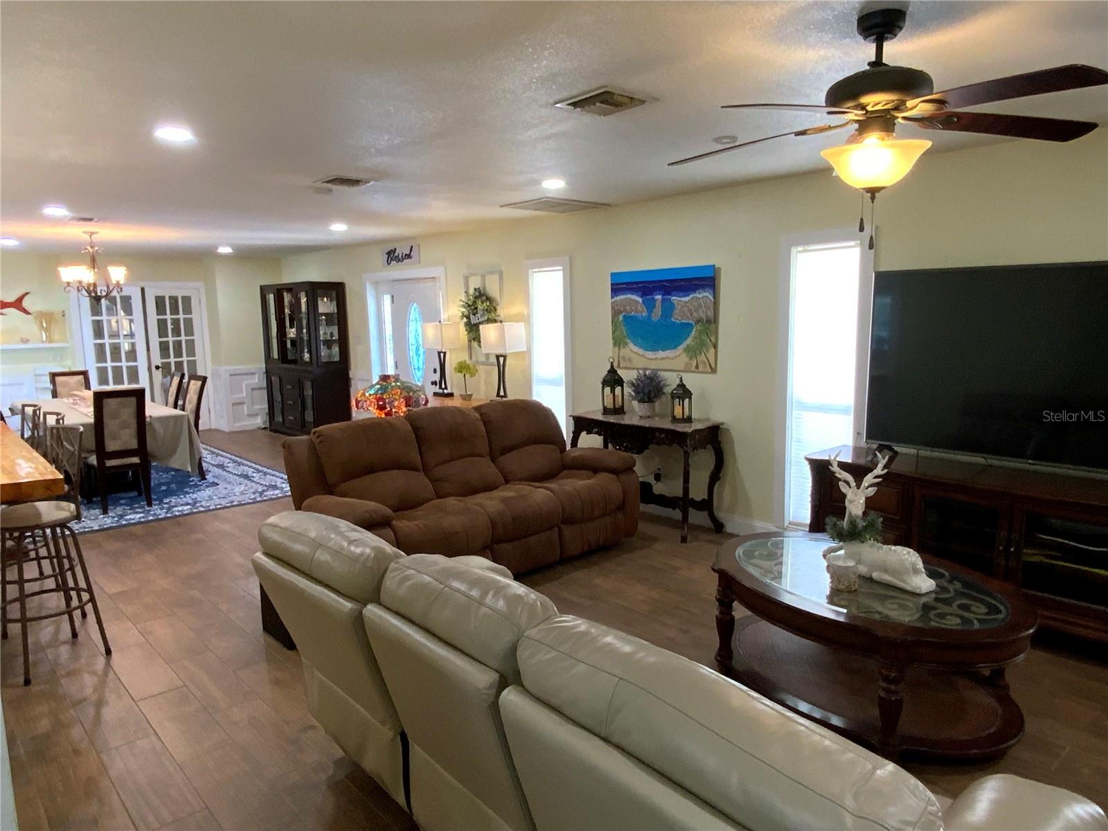 Image 49 of 100 For 39742 Gella Way