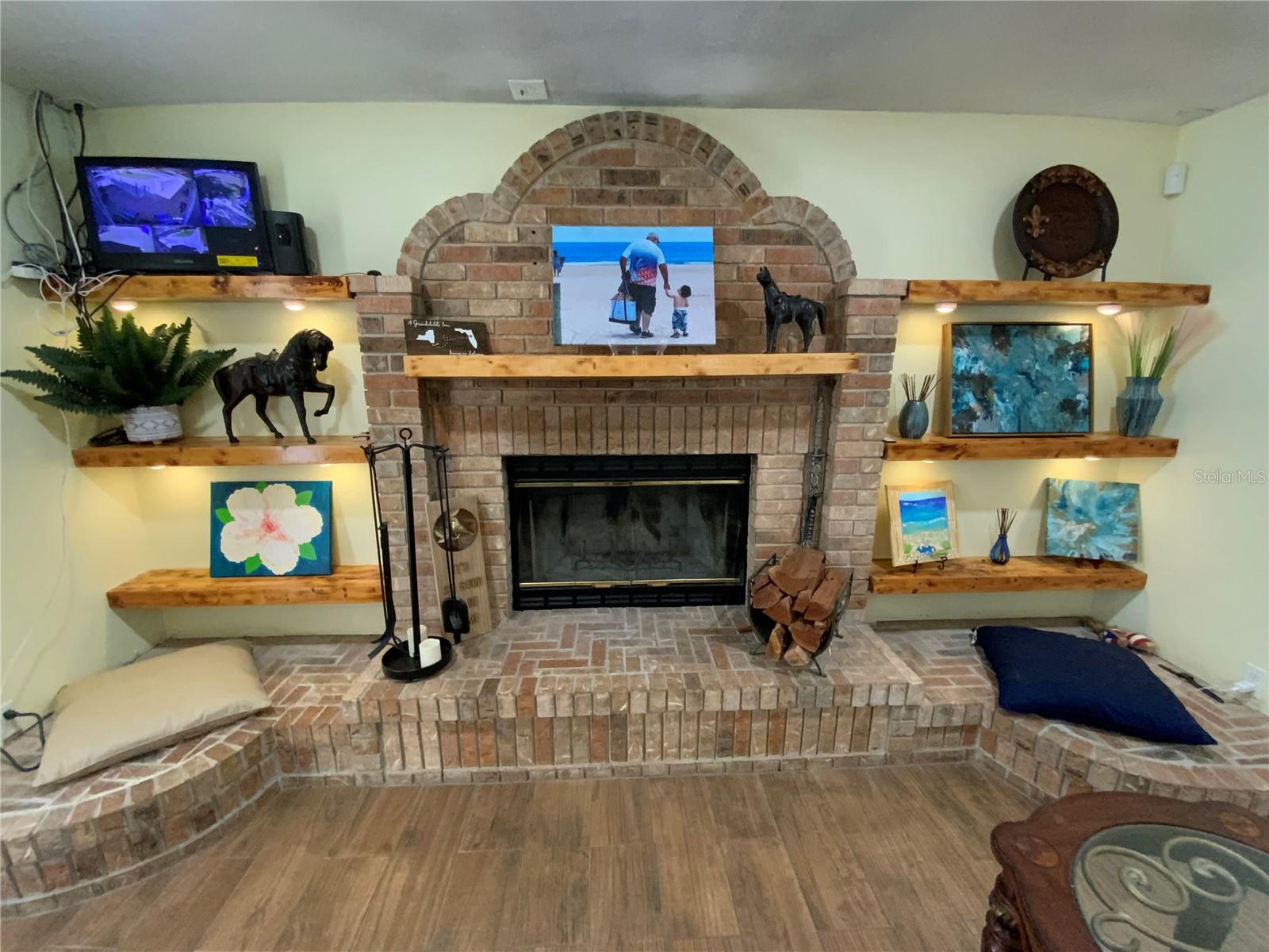 Image 51 of 100 For 39742 Gella Way