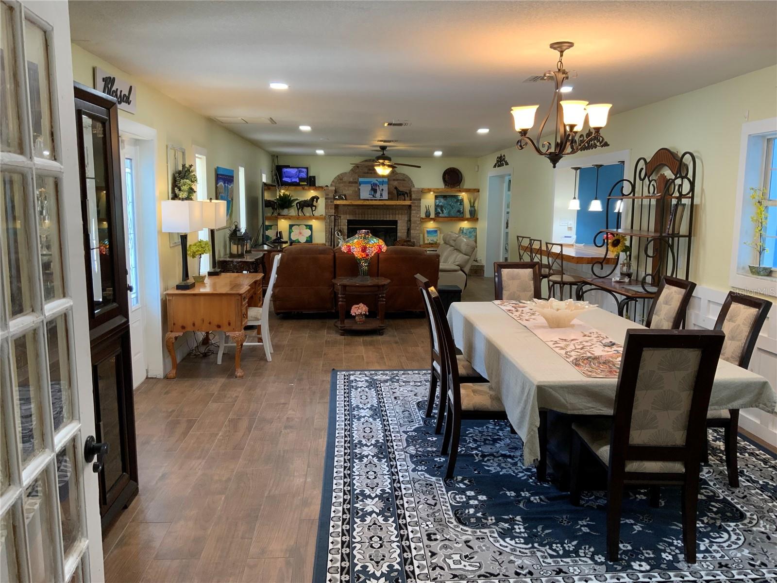 Image 55 of 100 For 39742 Gella Way