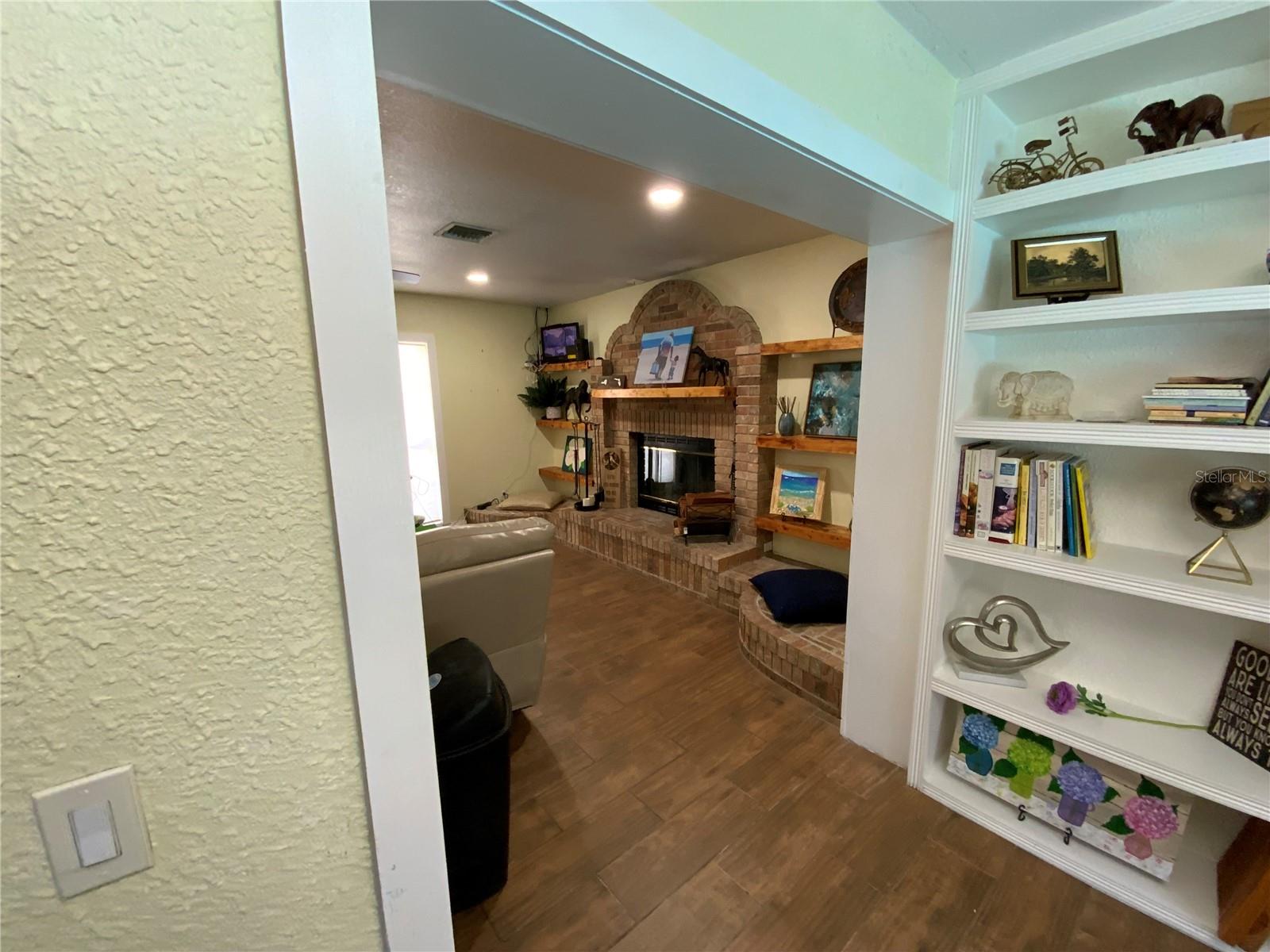 Image 80 of 100 For 39742 Gella Way