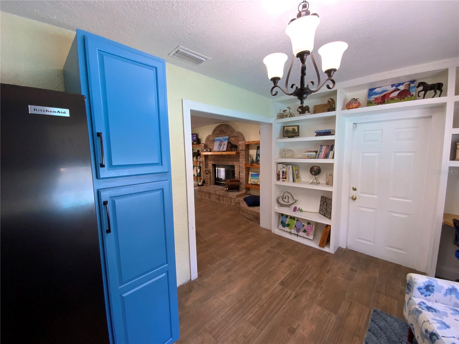 Image 81 of 100 For 39742 Gella Way