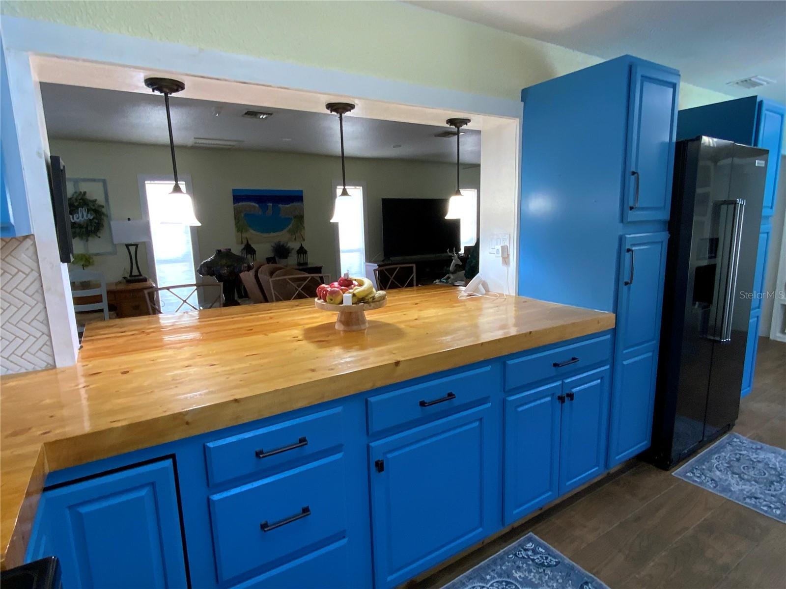 Image 86 of 100 For 39742 Gella Way