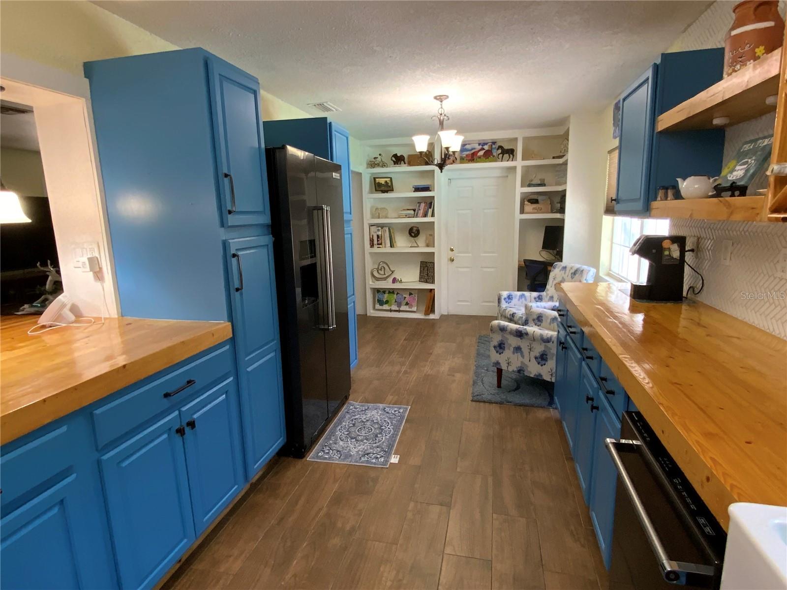 Image 87 of 100 For 39742 Gella Way