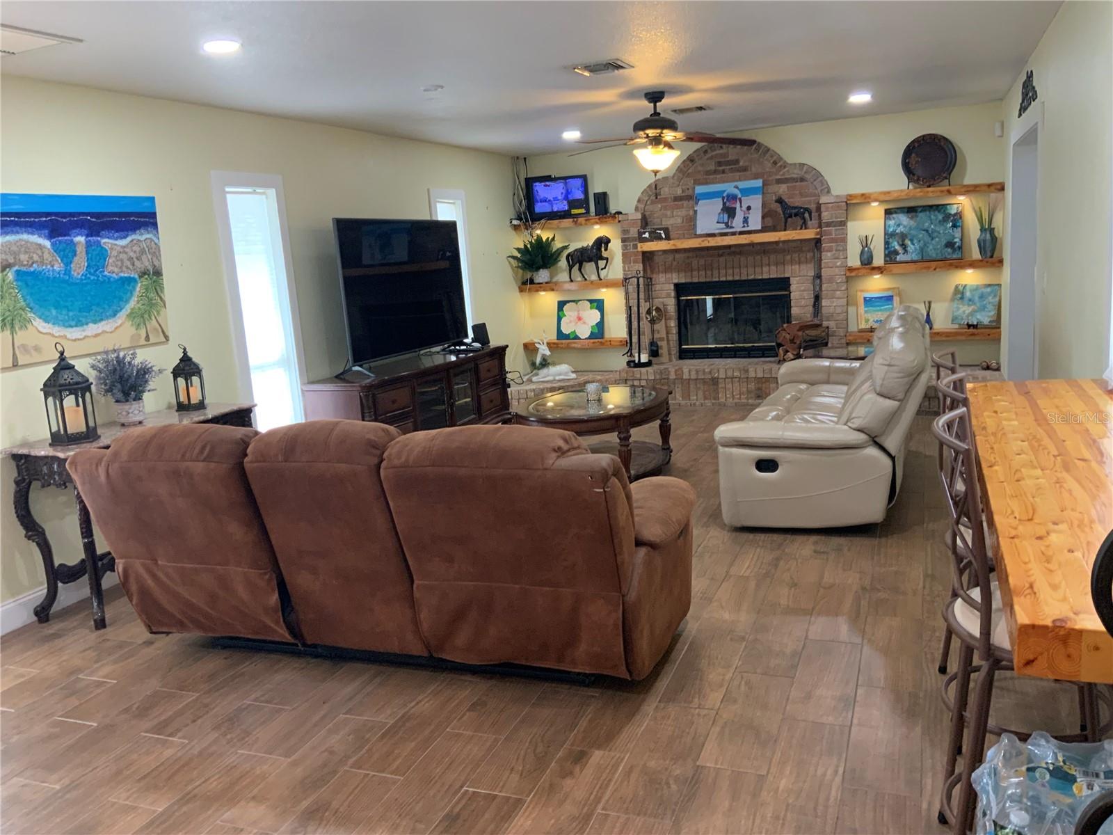 Image 9 of 100 For 39742 Gella Way