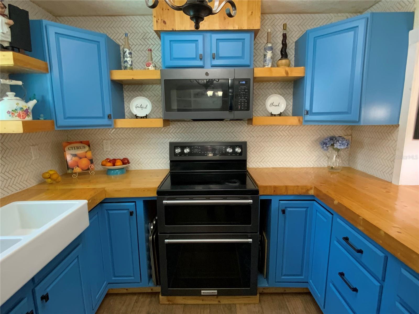 Image 91 of 100 For 39742 Gella Way