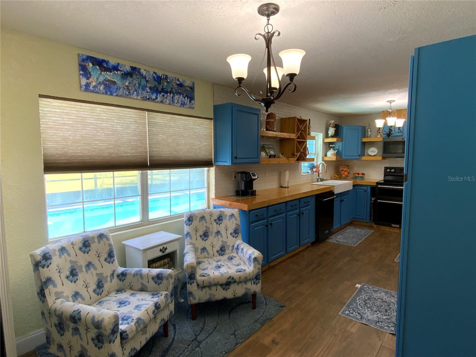 Image 94 of 100 For 39742 Gella Way