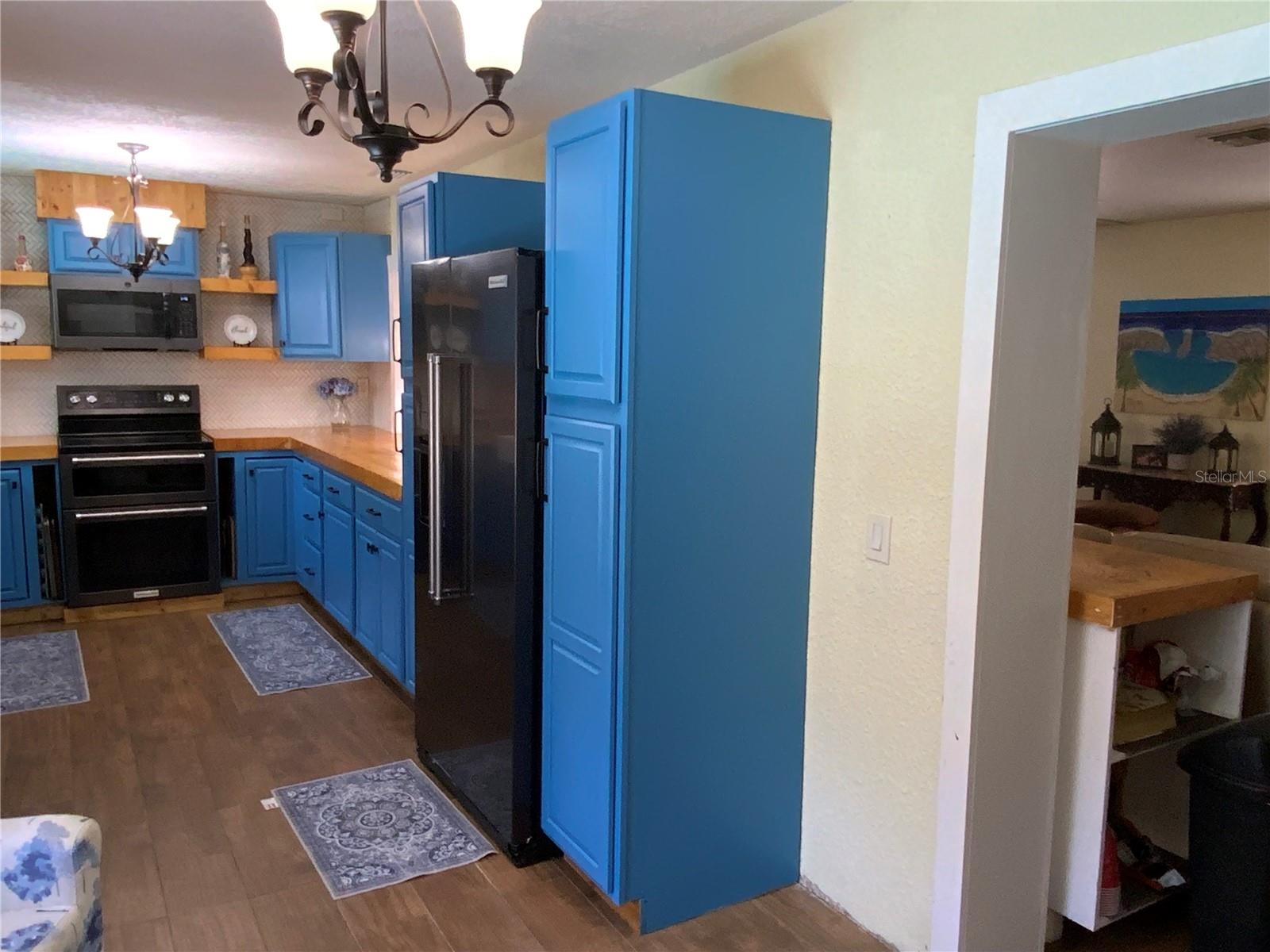 Image 96 of 100 For 39742 Gella Way