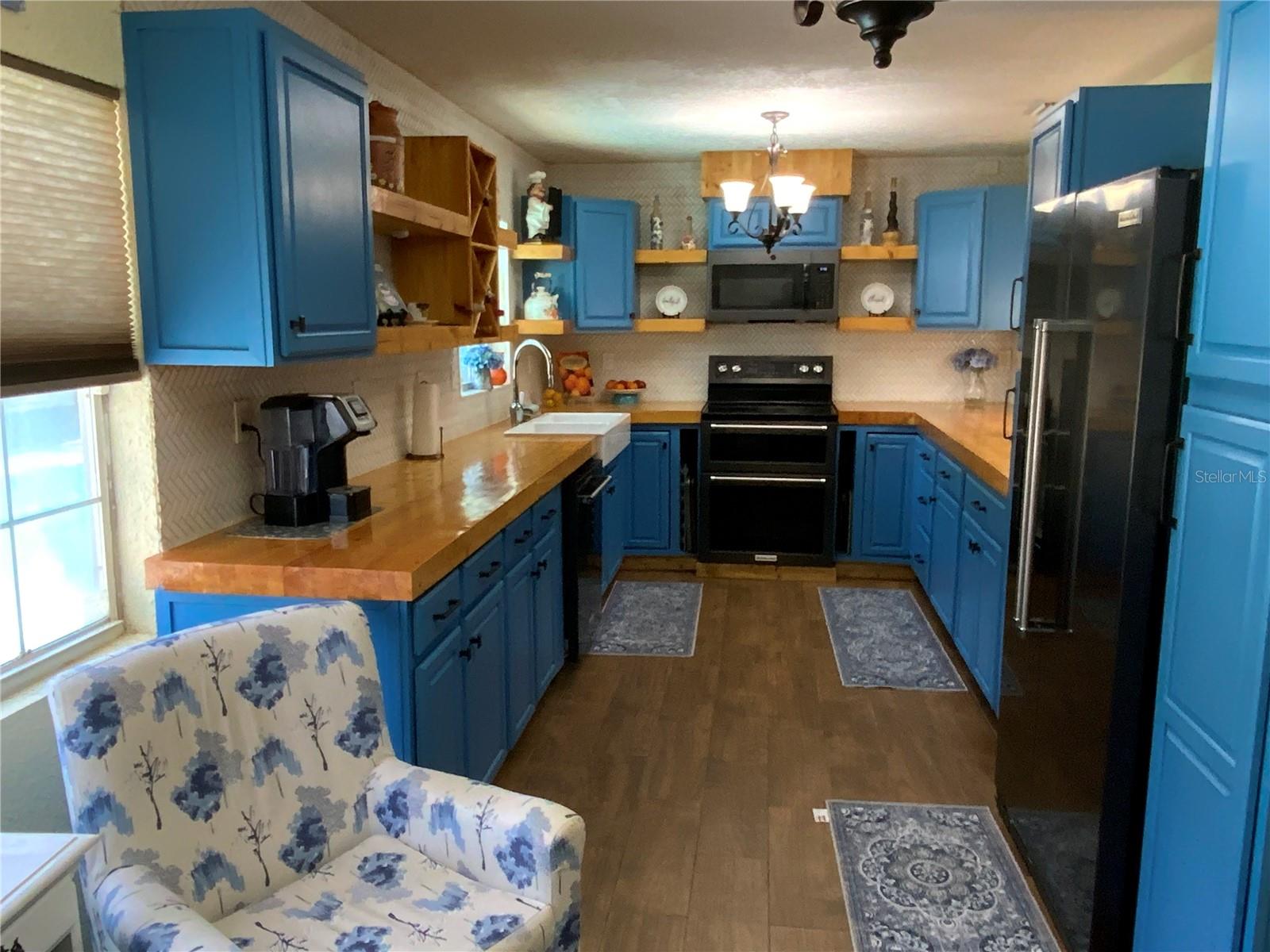 Image 97 of 100 For 39742 Gella Way