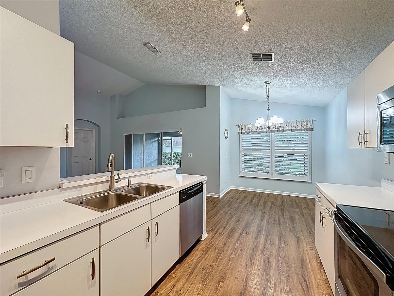 Image 14 of 65 For 3724 Westerham Drive