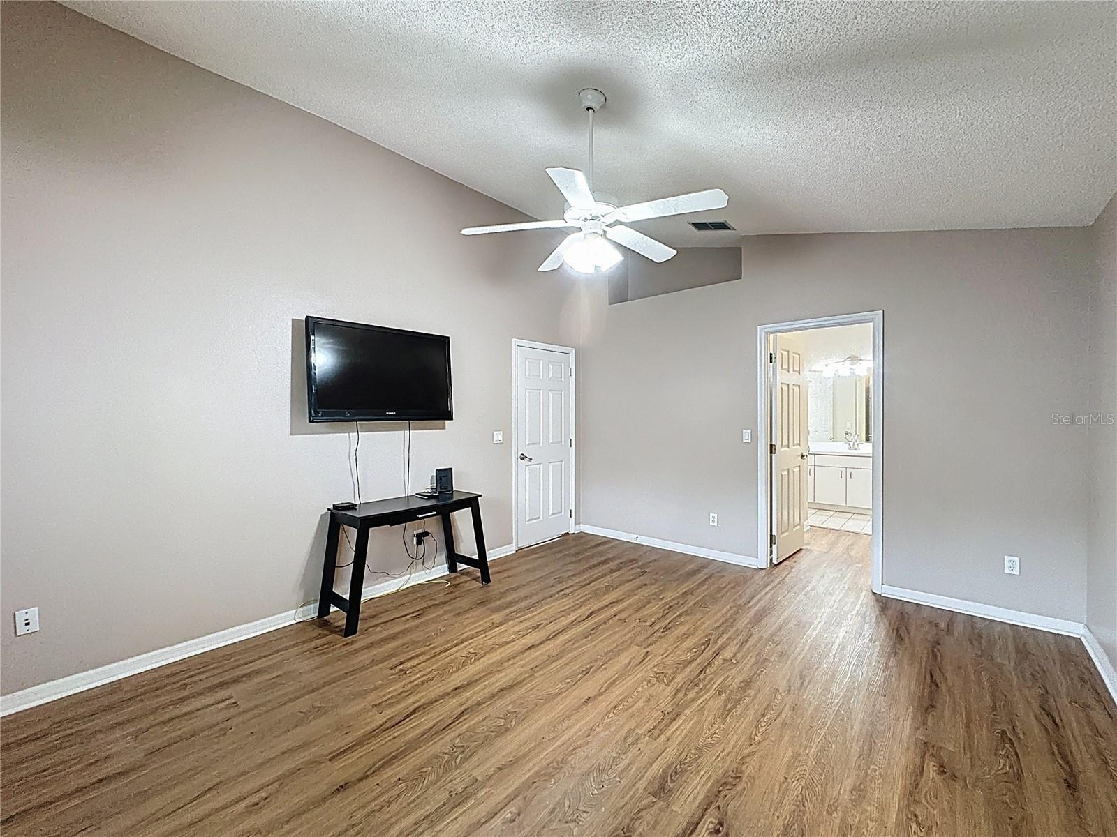 Image 18 of 65 For 3724 Westerham Drive