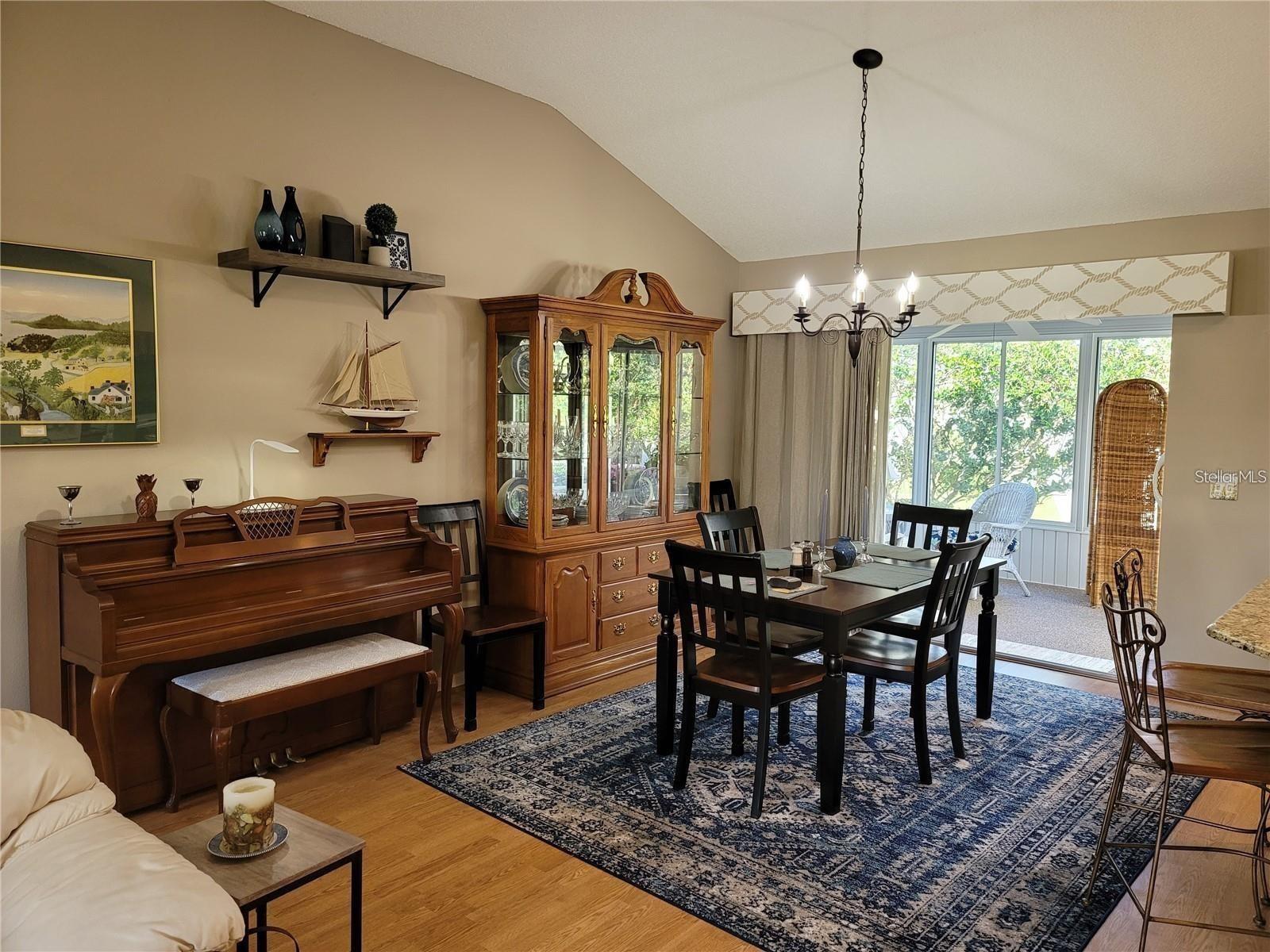 Image 5 of 19 For 1317 Jimenez Court