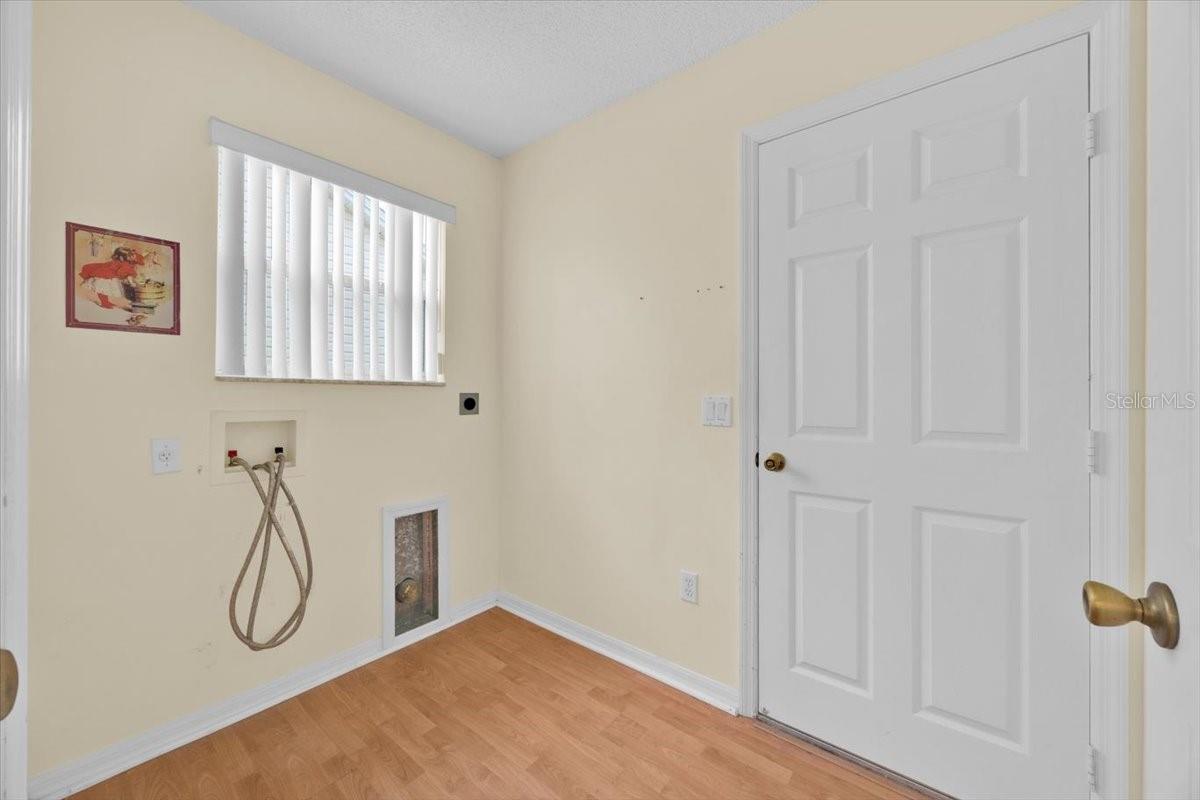 Image 24 of 34 For 528 Carrera Drive