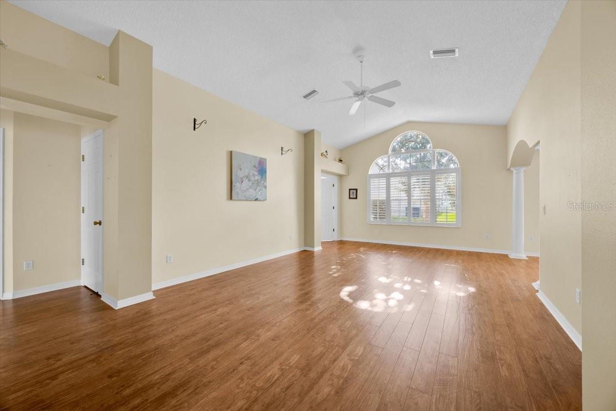 Image 7 of 34 For 528 Carrera Drive