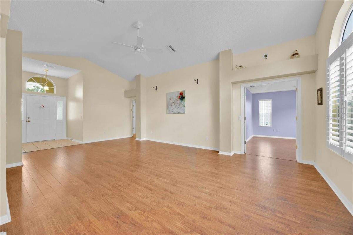 Image 8 of 34 For 528 Carrera Drive