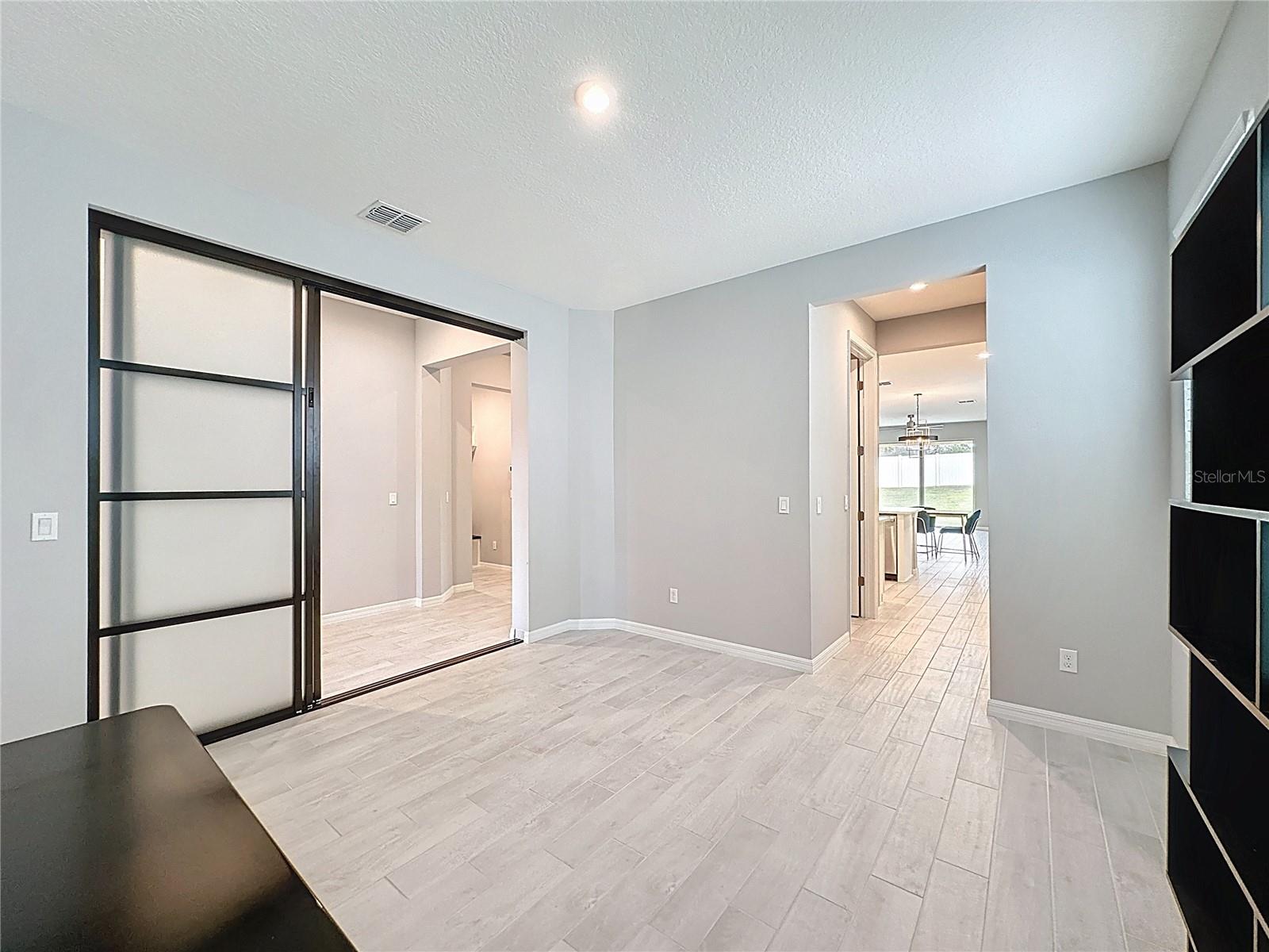 Image 17 of 79 For 2697 Hilltop Road