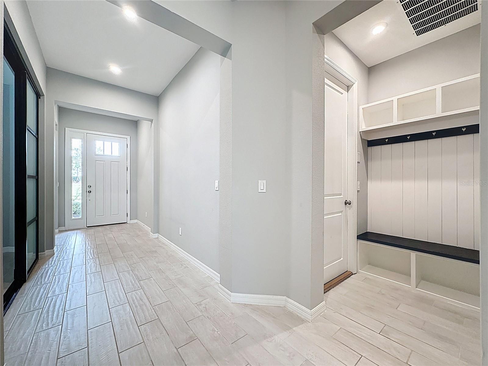 Image 20 of 79 For 2697 Hilltop Road