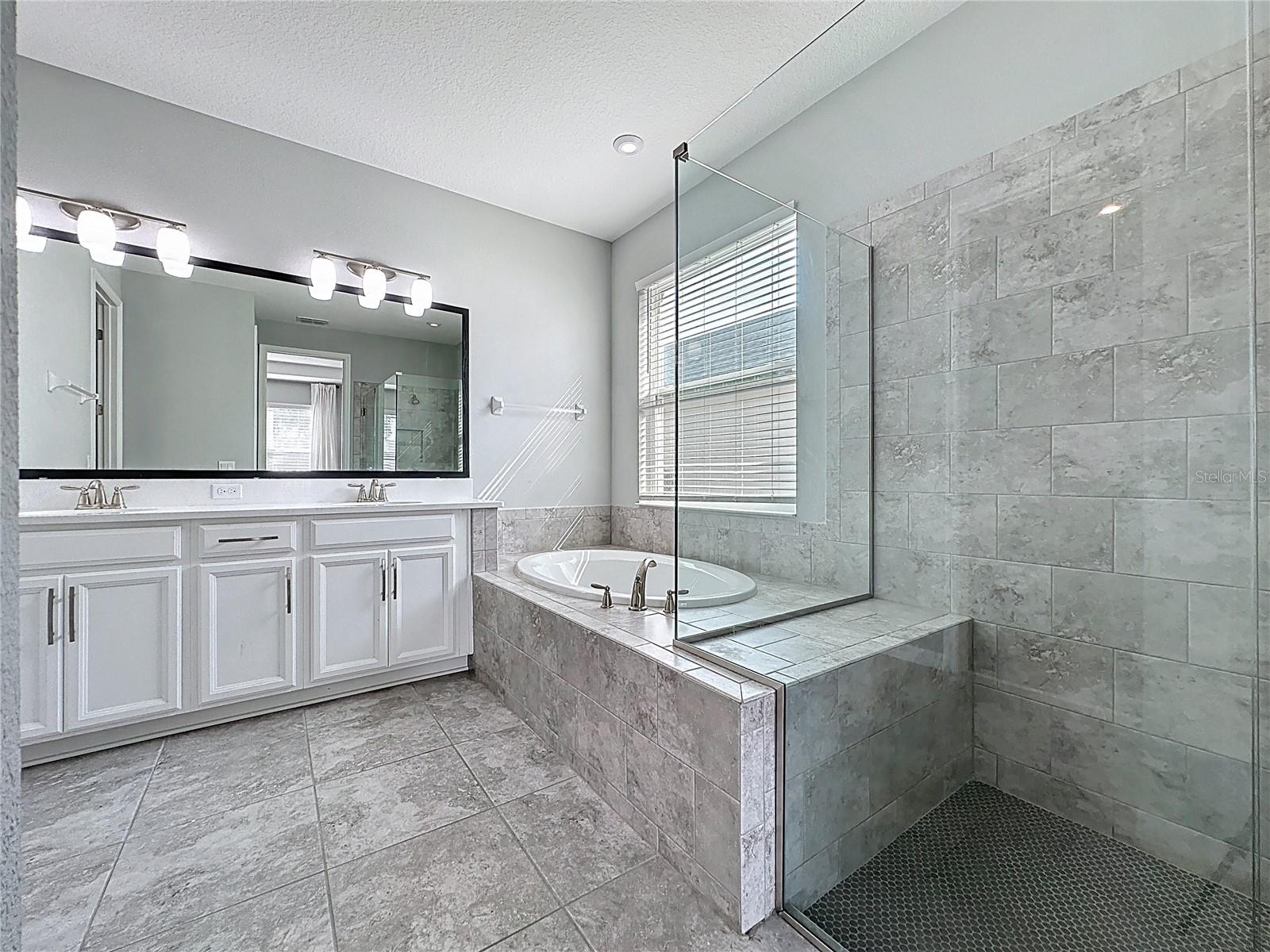 Image 40 of 79 For 2697 Hilltop Road