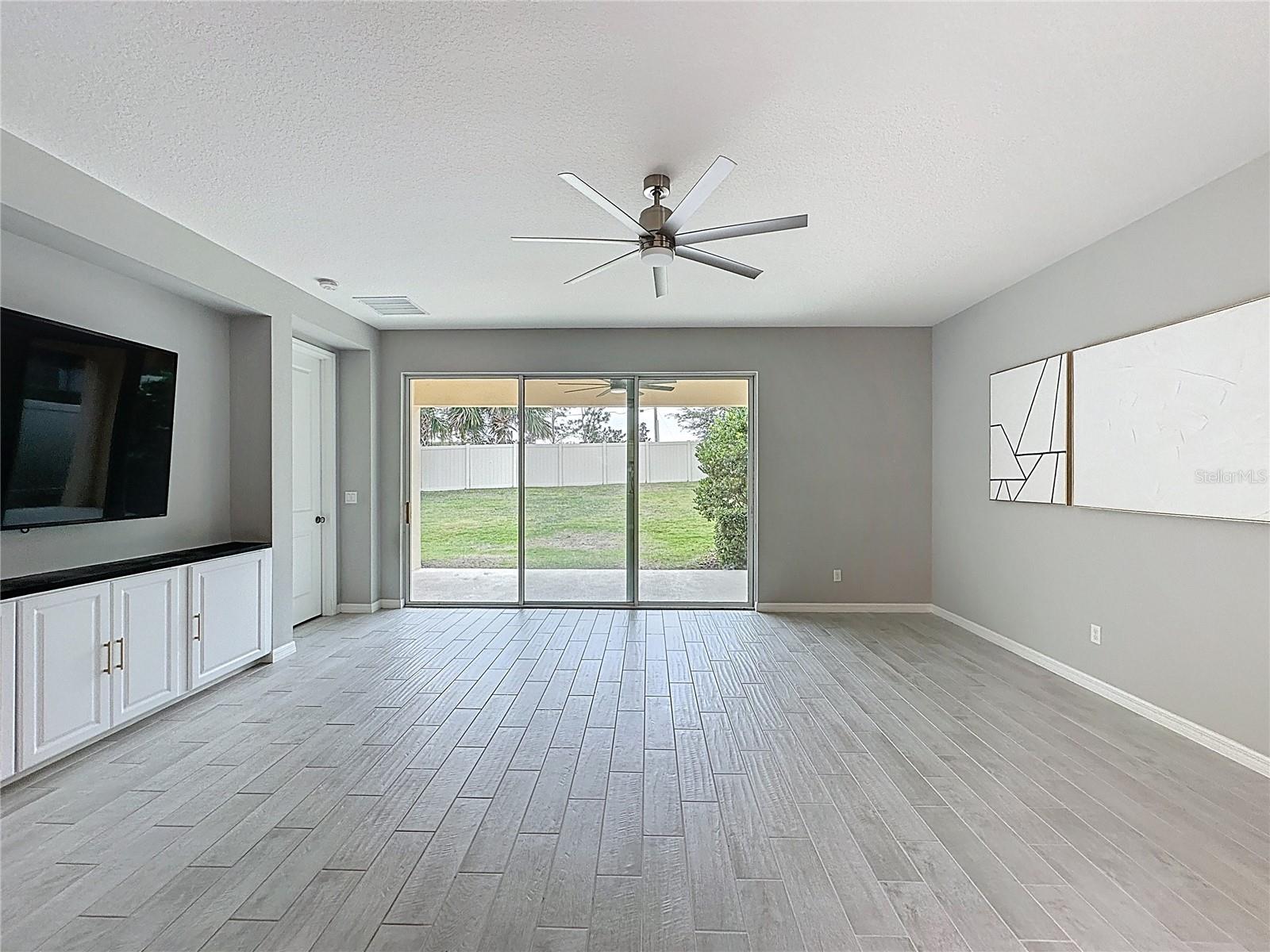 Image 6 of 79 For 2697 Hilltop Road