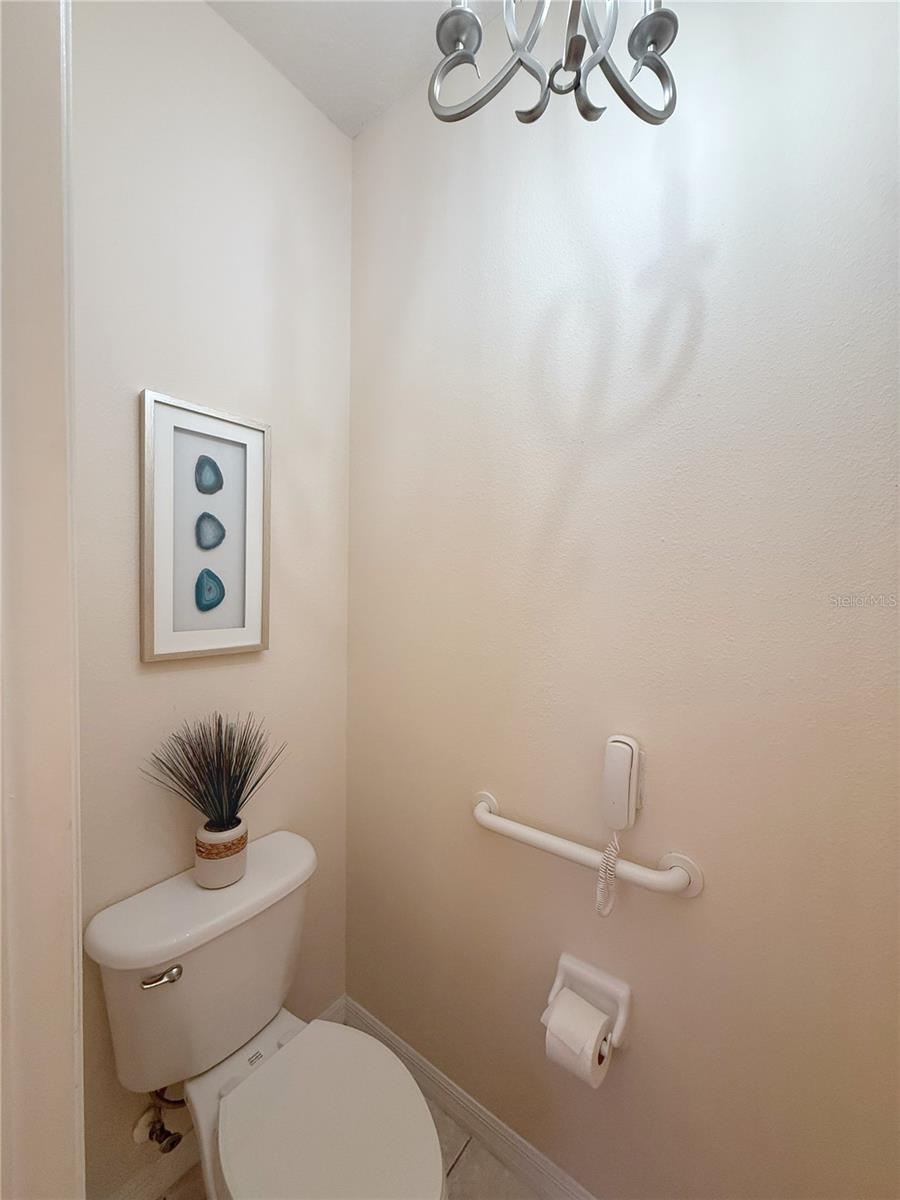 Image 24 of 51 For 3412 Capland Avenue