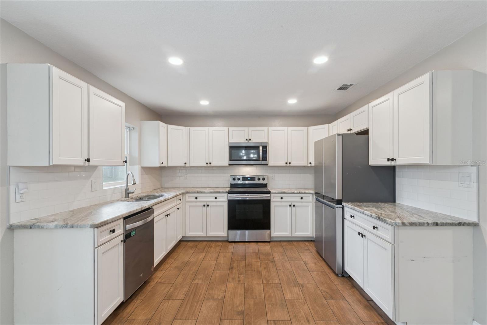 Image 17 of 35 For 520 Charlotte Avenue