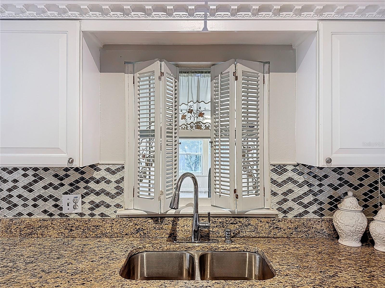 Image 10 of 34 For 375 Kaila Court