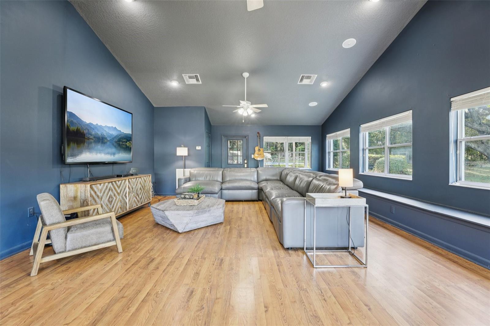 Image 17 of 96 For 22301 Coronado Somerset Drive