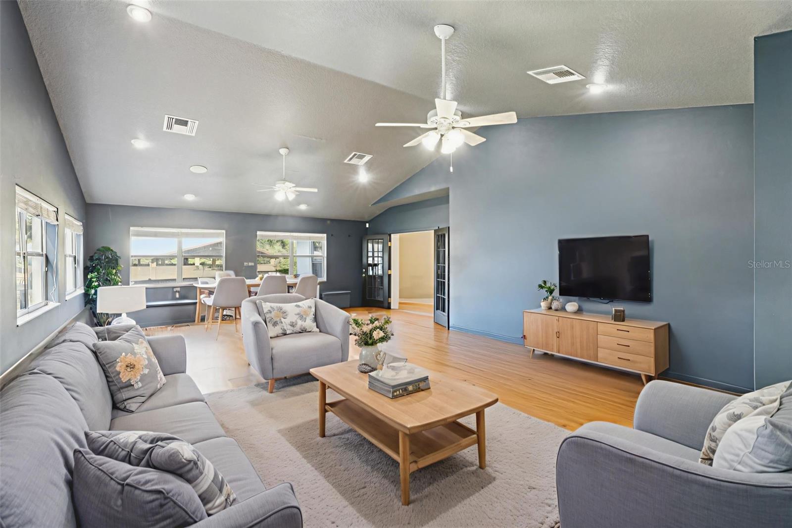 Image 21 of 96 For 22301 Coronado Somerset Drive