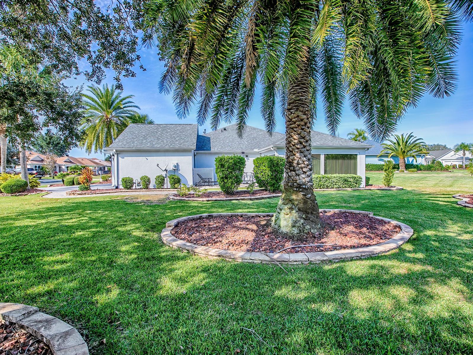 Image 18 of 37 For 629 Hartley Place