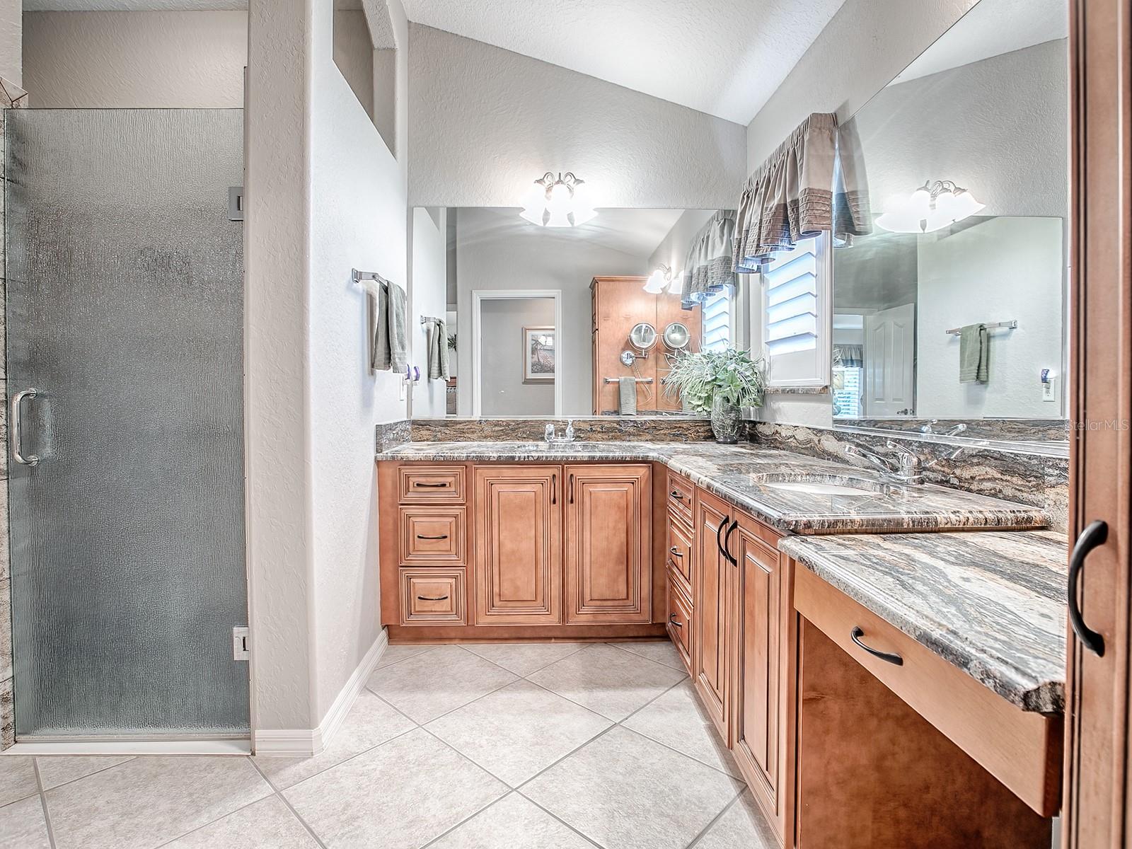 Image 22 of 37 For 629 Hartley Place