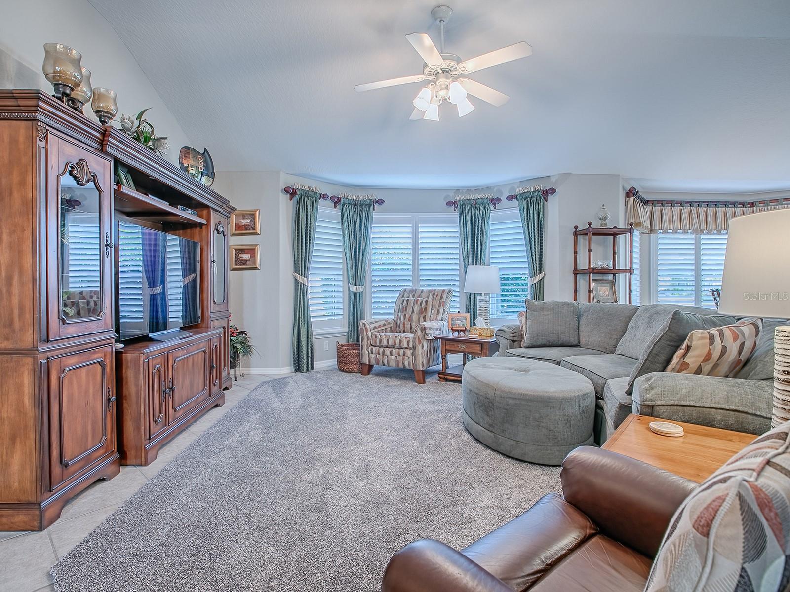 Image 8 of 37 For 629 Hartley Place