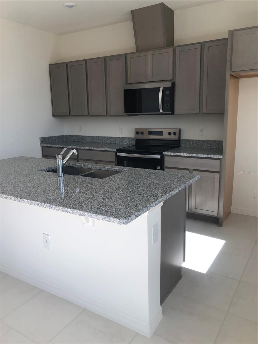 Image 6 of 12 For 7200 Big Cedar Alley