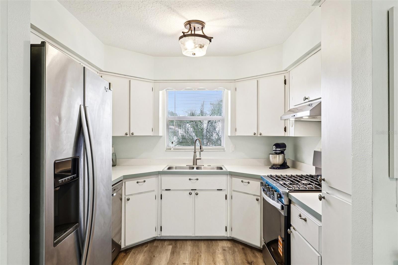 Image 10 of 34 For 1605 Selkirk Drive